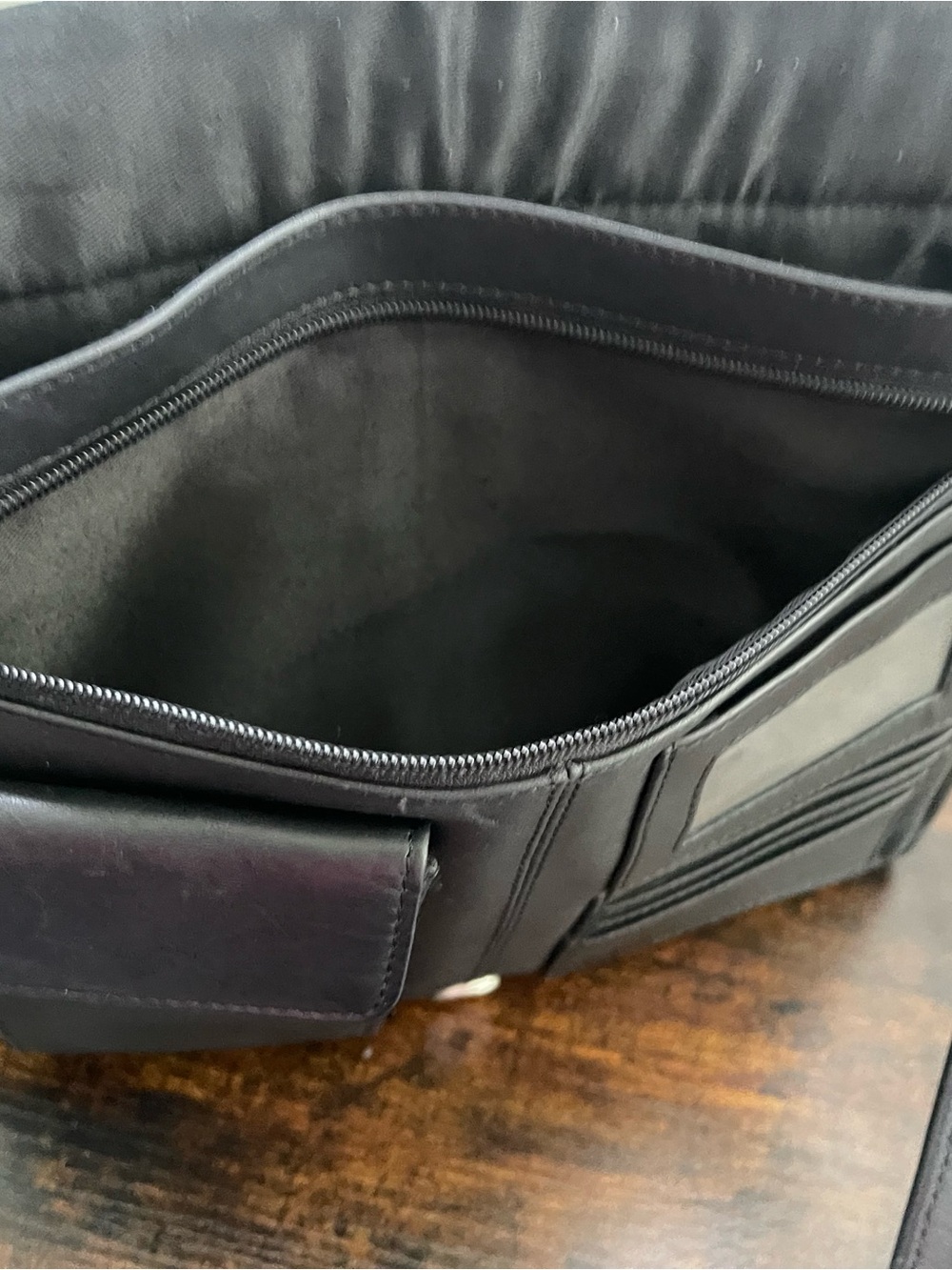Wilsons Leather Black Leather Messenger Bag with Top Handle - Picture 6 of 12